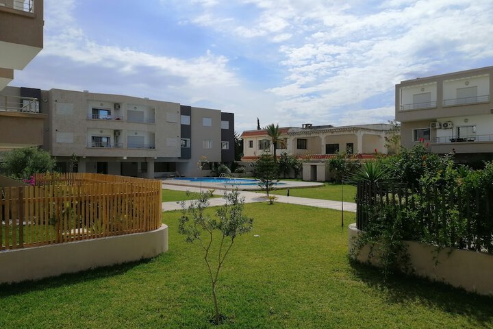 Hotel Exterior 29 of 30