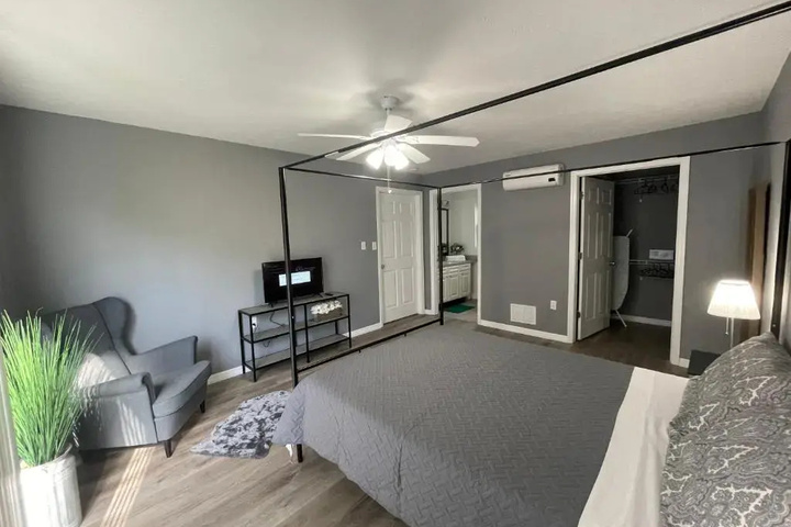 Photo of Downtown Sarasota House by Siesta Key Golfing and Pinecraft