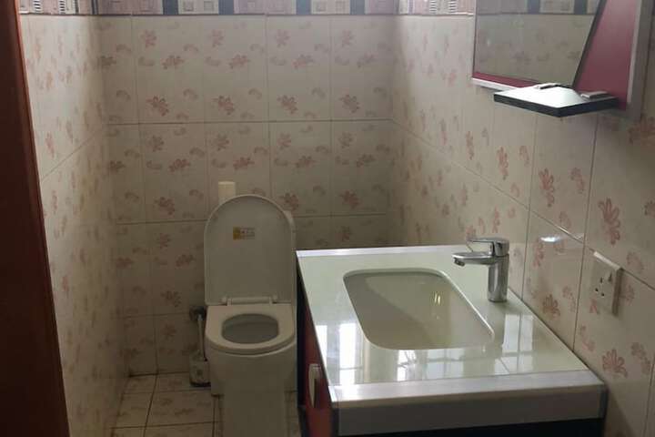 Room 15 of 28