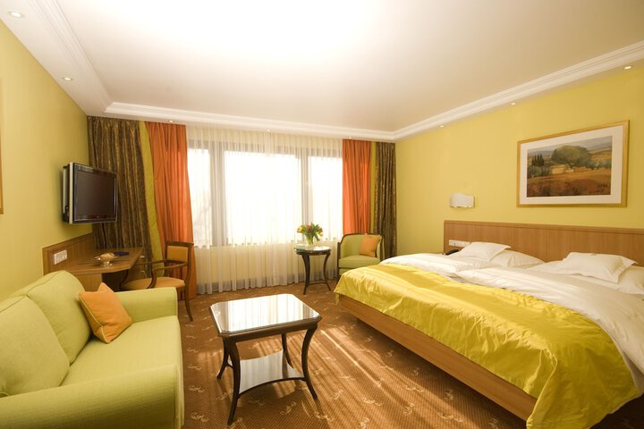 Room 8 of 58