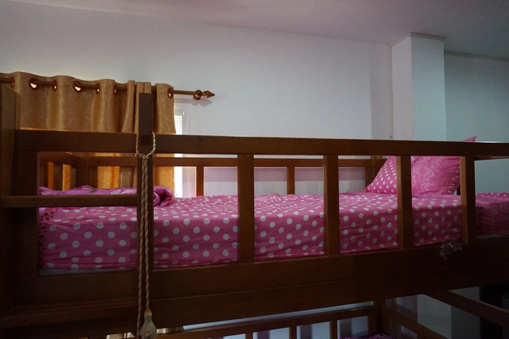 Room 5 of 23