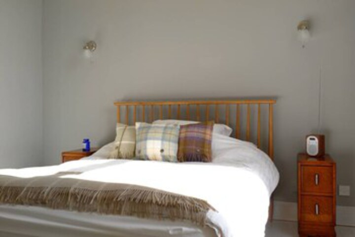 3 Bedroom Flat in Duddingston Village