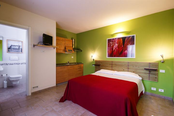 Room 4 of 61