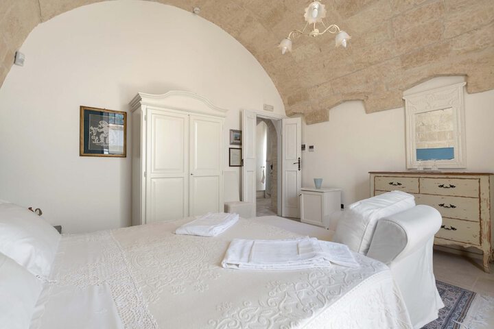 Room 5 of 65