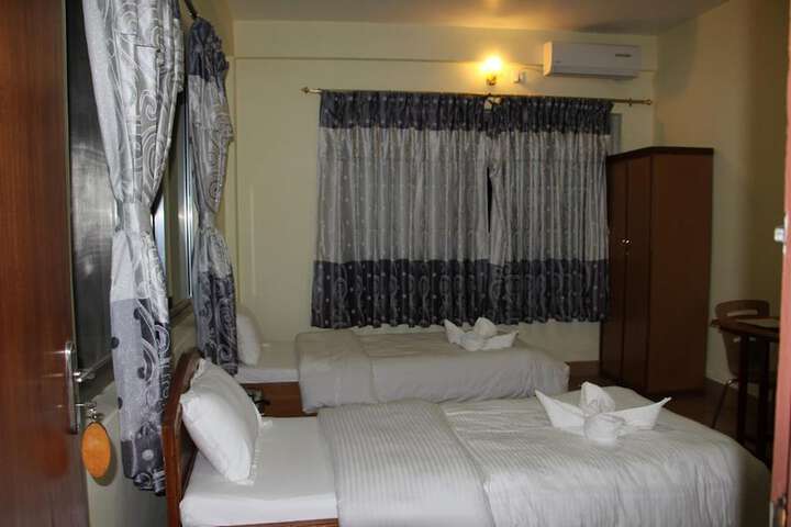 Room 13 of 22