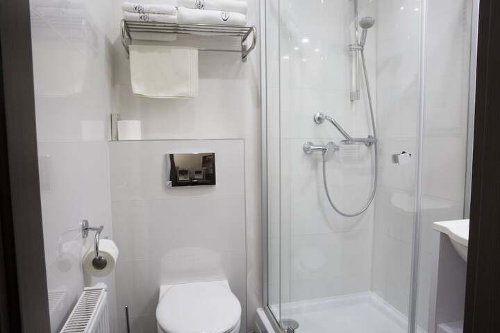 Room 42 of 132