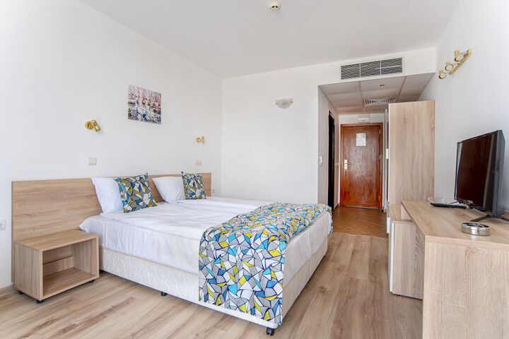 Room 10 of 50