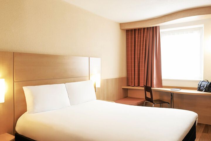 Room 7 of 43