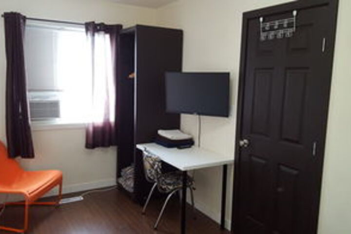 Room 6 of 34