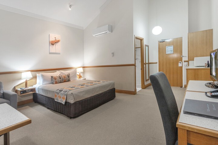 Room 10 of 35