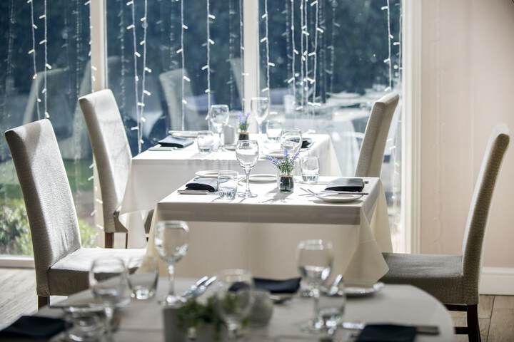 Dining 45 of 94