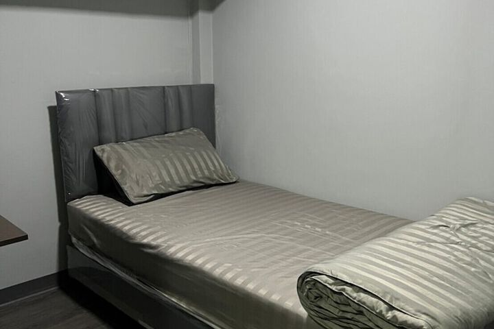 Room 3 of 38