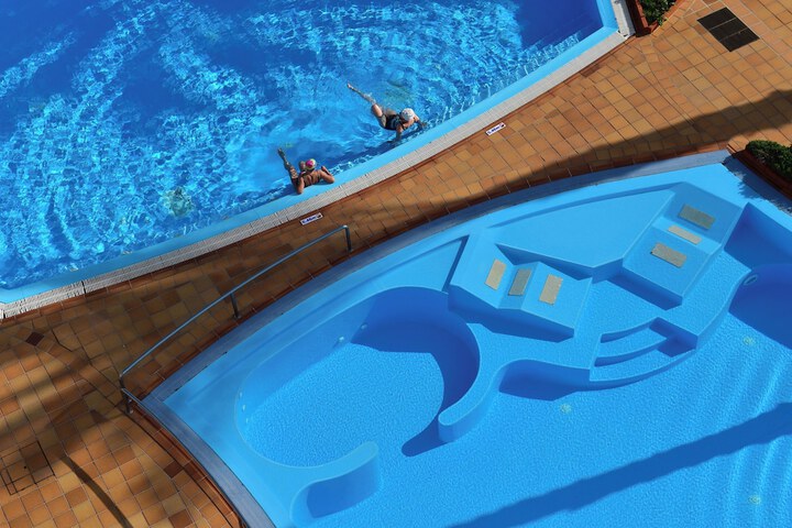 Pool 133 of 411