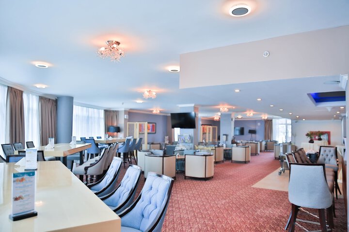 Lounge 68 of 91