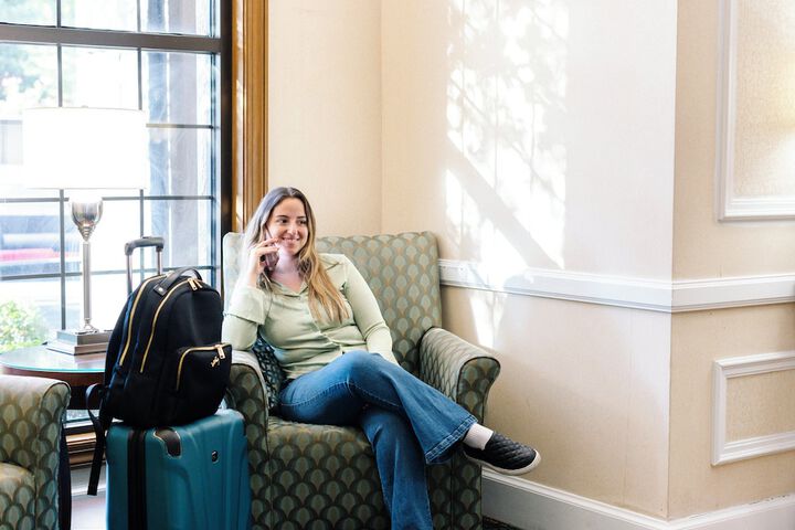 Lobby lounge