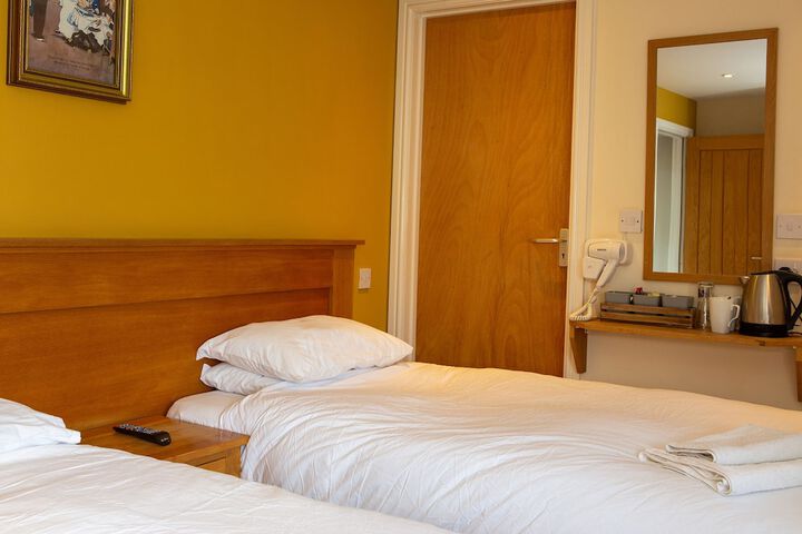 Room 8 of 17