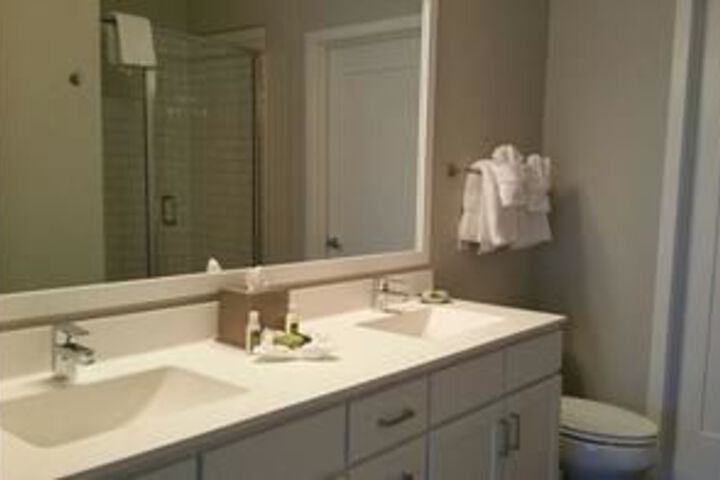 Room 4 of 28