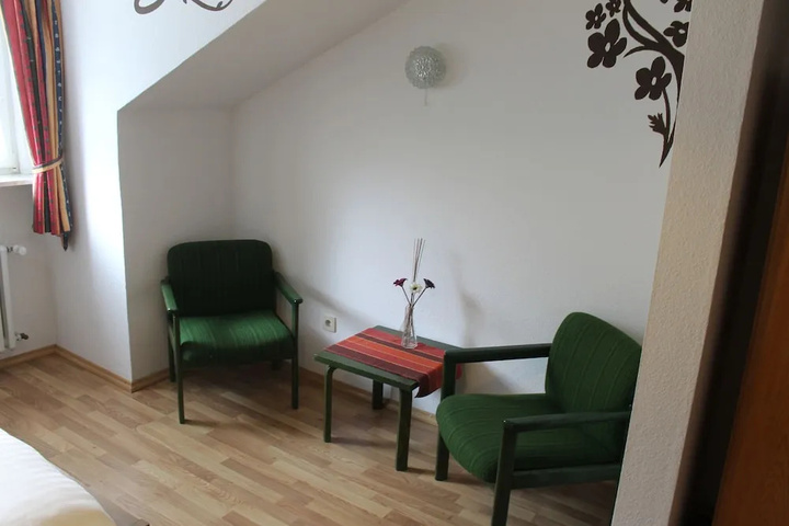 hotel_rooms