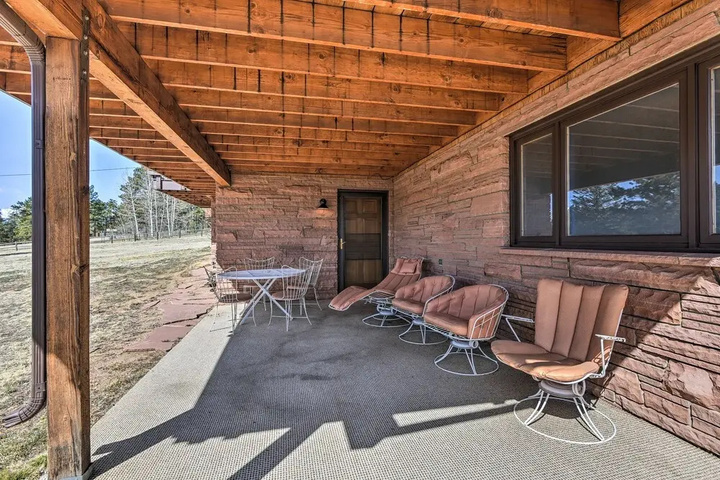 Image of Spacious Colorado Retreat w / Deck & Mountain Views