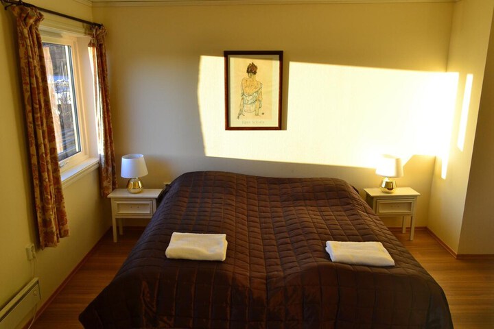 Room 4 of 38