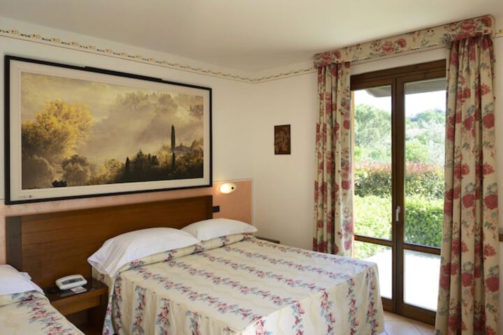 Room 8 of 75