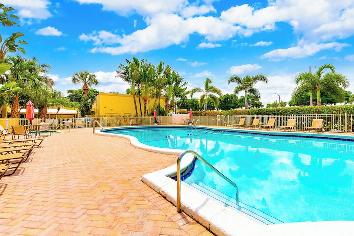 Pool 11 of 20