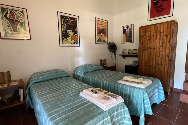 Room 8 of 34
