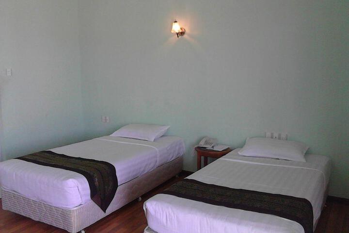 Room 2 of 5