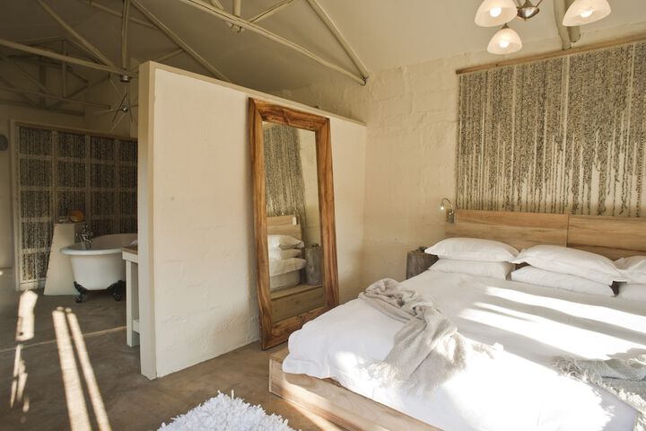 Room 15 of 145