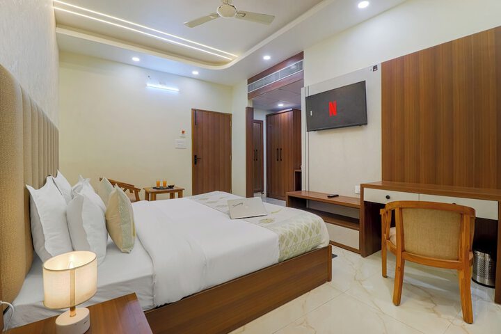 Room 16 of 33