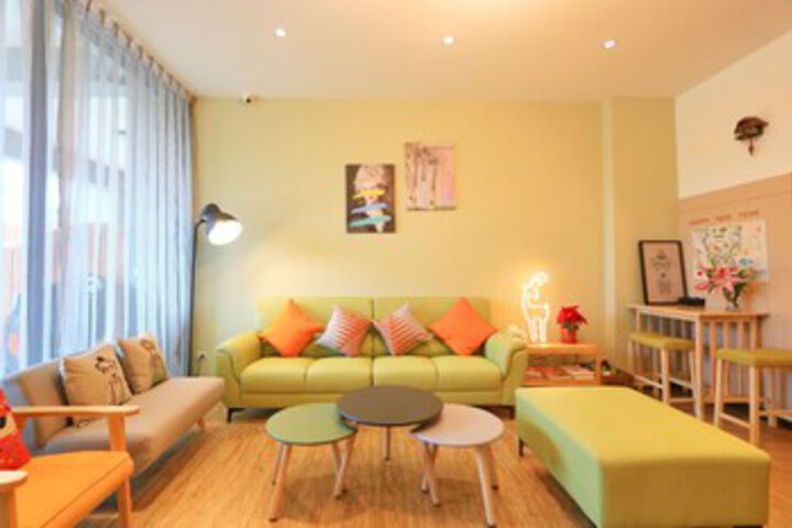 Room 9 of 22