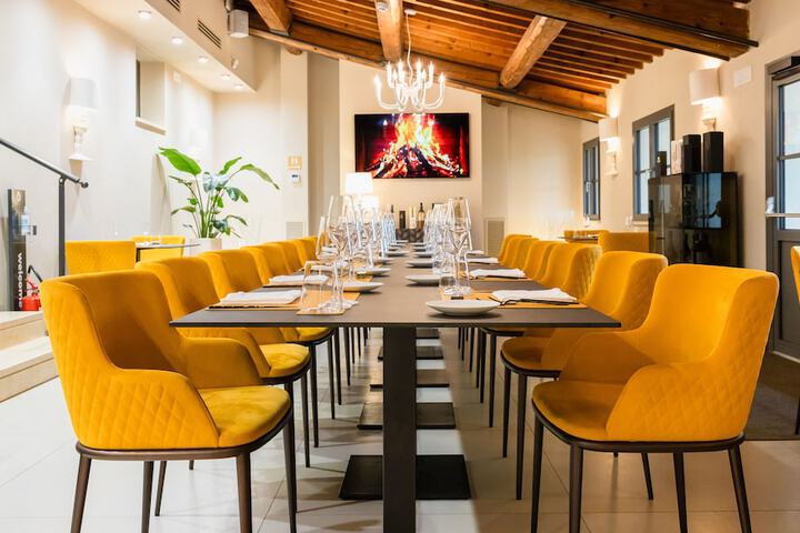 Dining 110 of 148