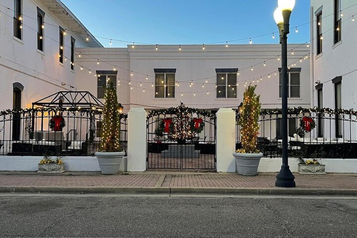 Hotel Exterior 26 of 28