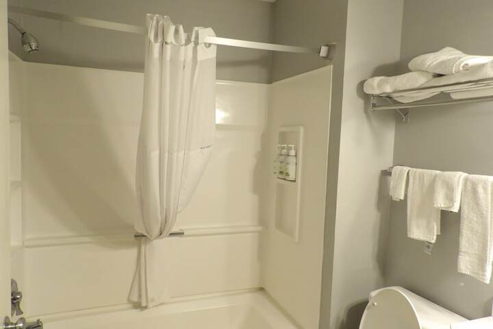 Room 34 of 63