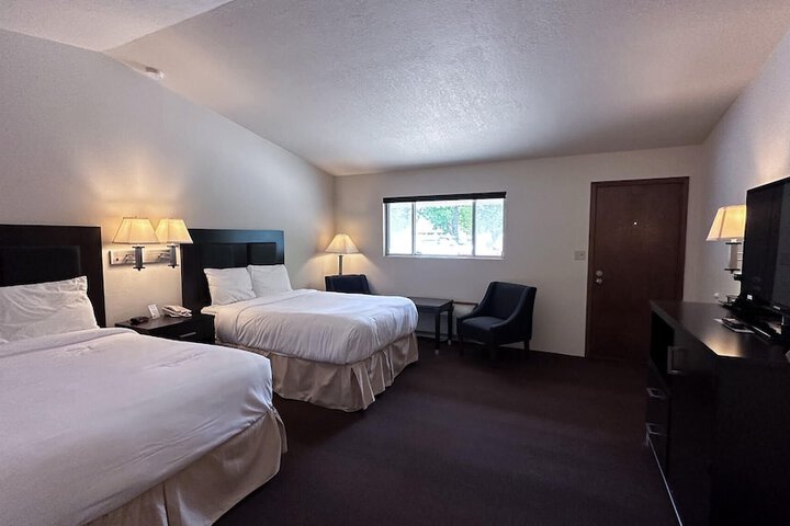 2 Double Beds (8 of 21)