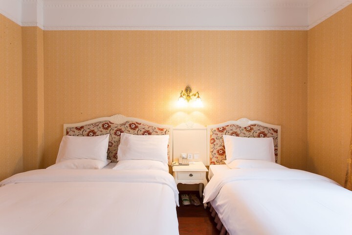 Room 16 of 22