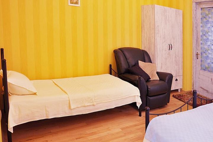 Room 19 of 96