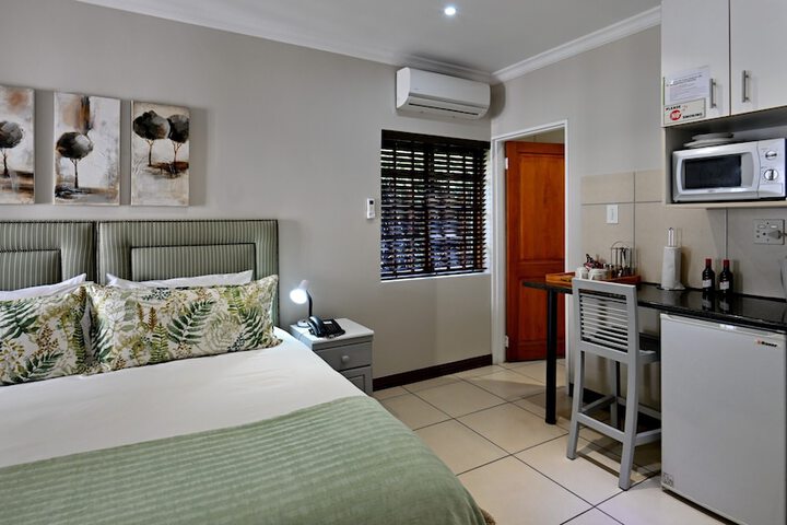 Room 25 of 128