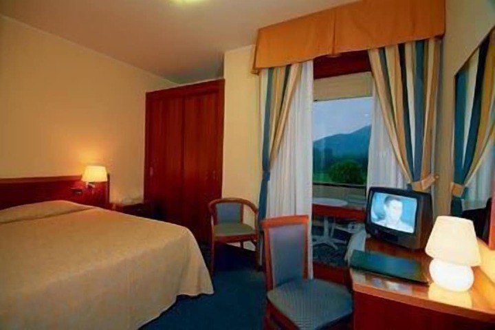 Room 22 of 77