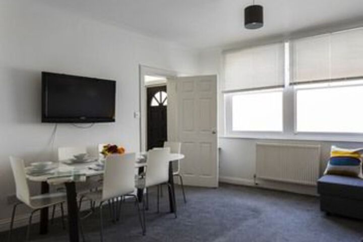 Room 25 of 40