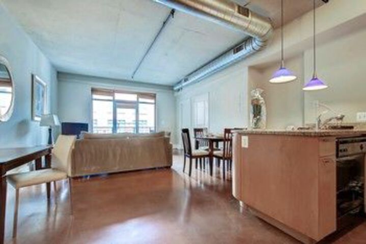 Room 9 of 16