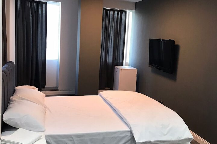 Room 10 of 46