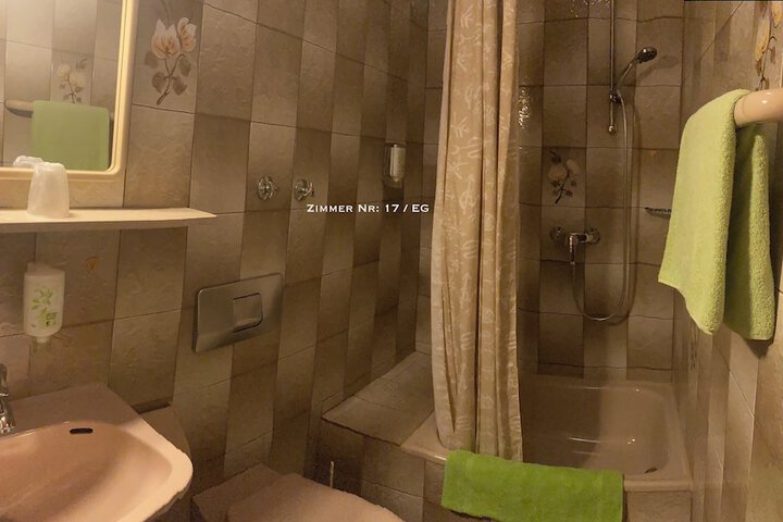 Room 49 of 106