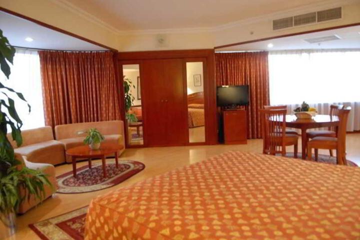 Room 17 of 21