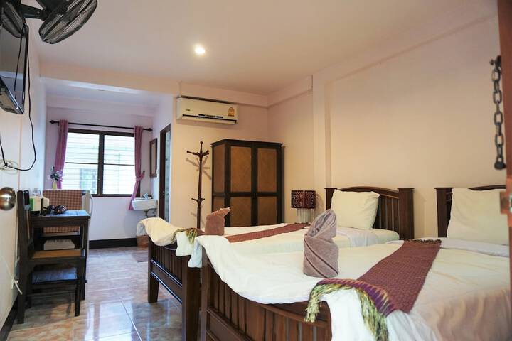Room 12 of 30