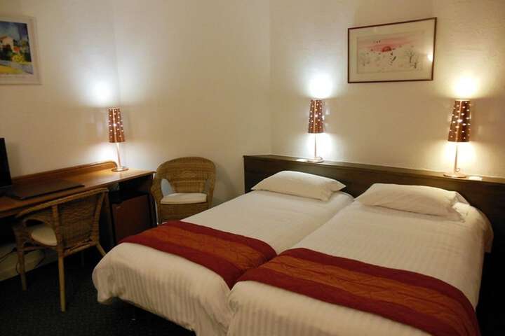 Room 3 of 43