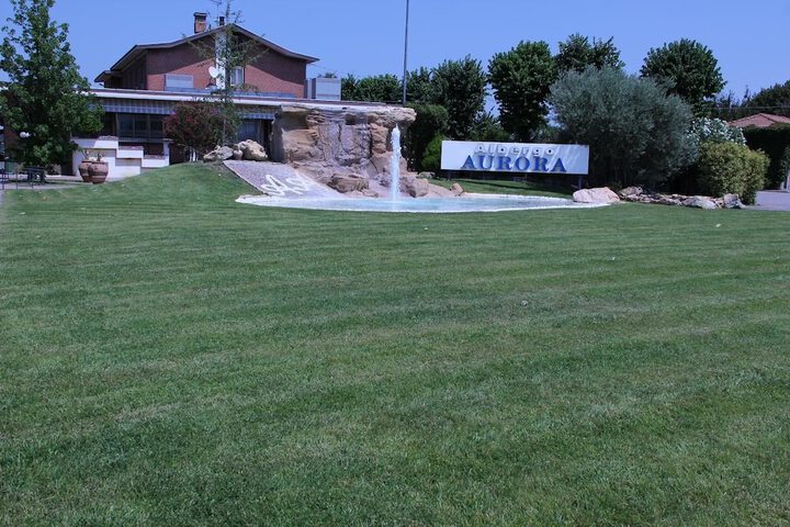 Hotel Exterior 24 of 40