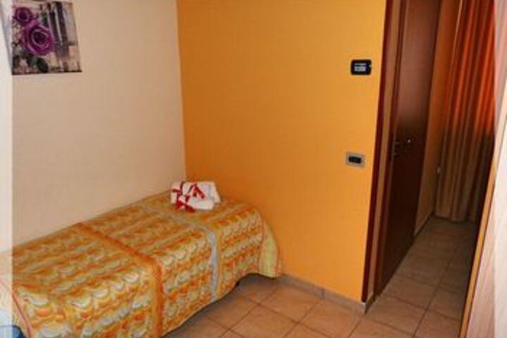 Room 49 of 70