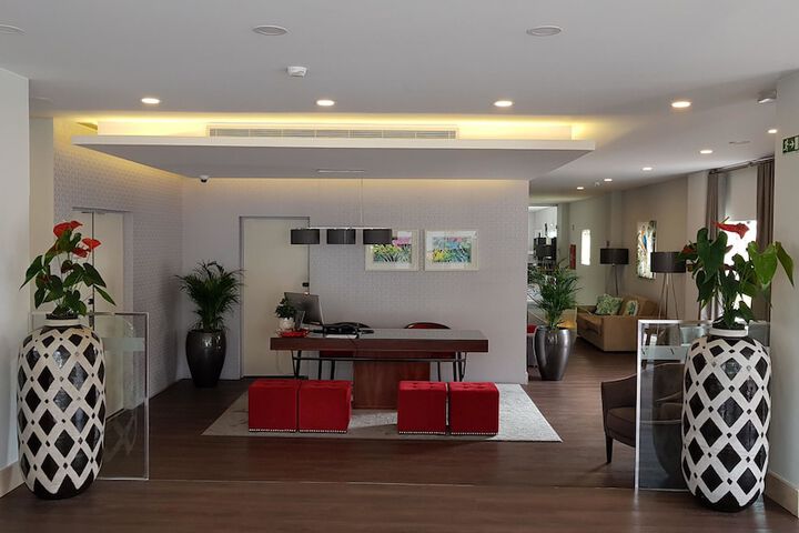 Entrance & Lobby