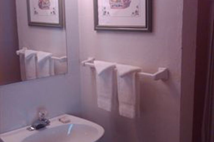 Room 2 of 37